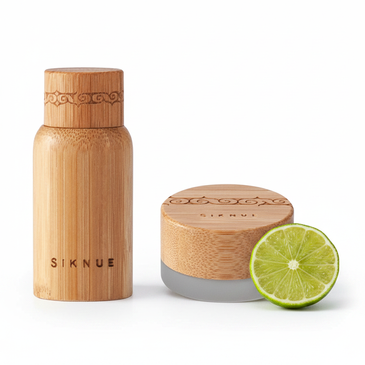 SIKNUE ソリッドパフューム&ボディオイル ギフトセット FRUIT 香り 竹製容器 アイヌ文様 白背景